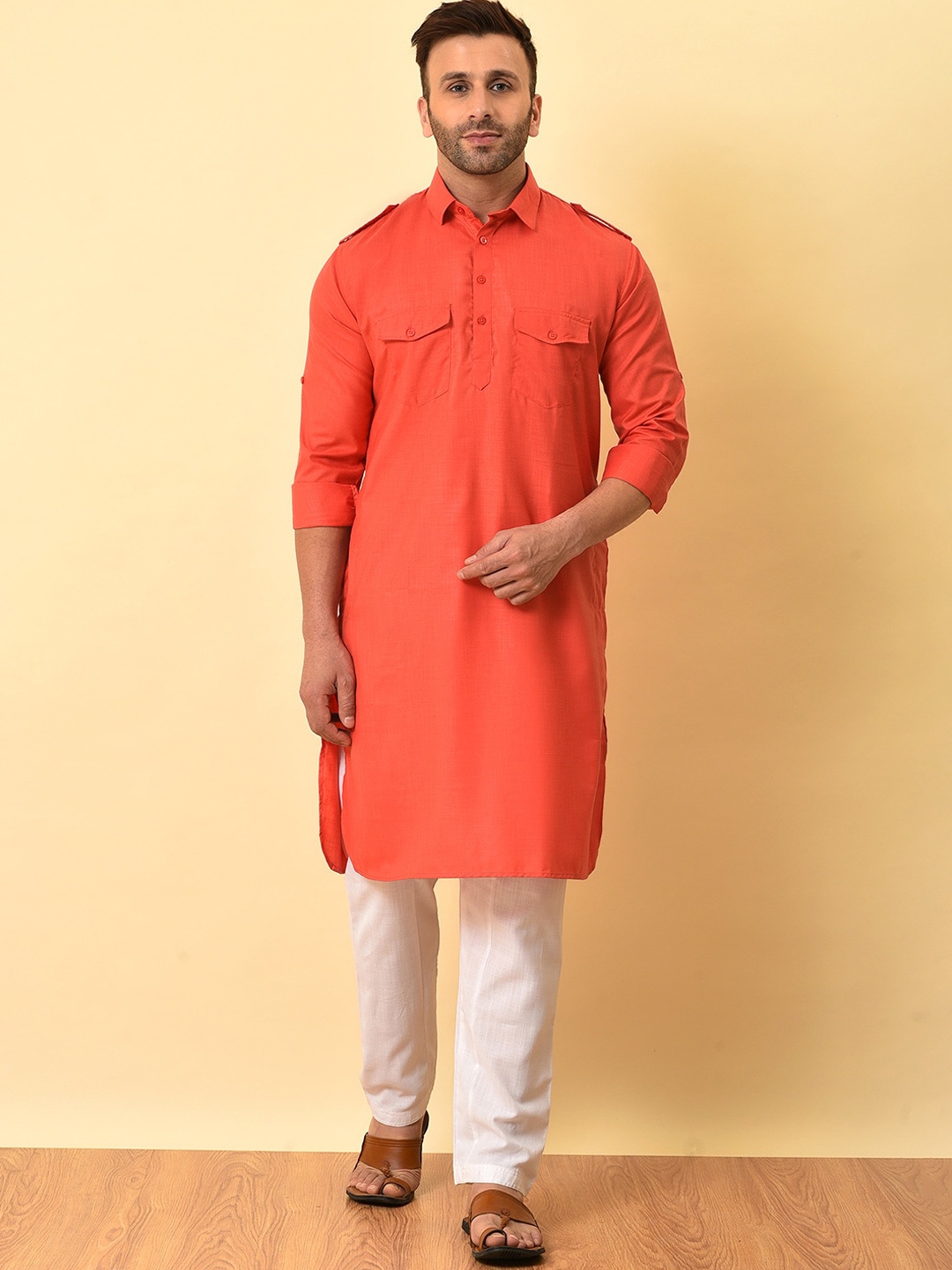

Vgyaan Shirt Collar Pathani Kurta with Pyjamas, Red