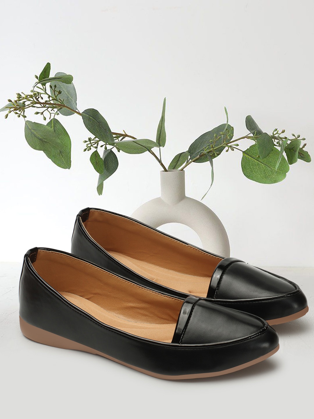 

CLOSHO Round Toe Ballerinas, Black