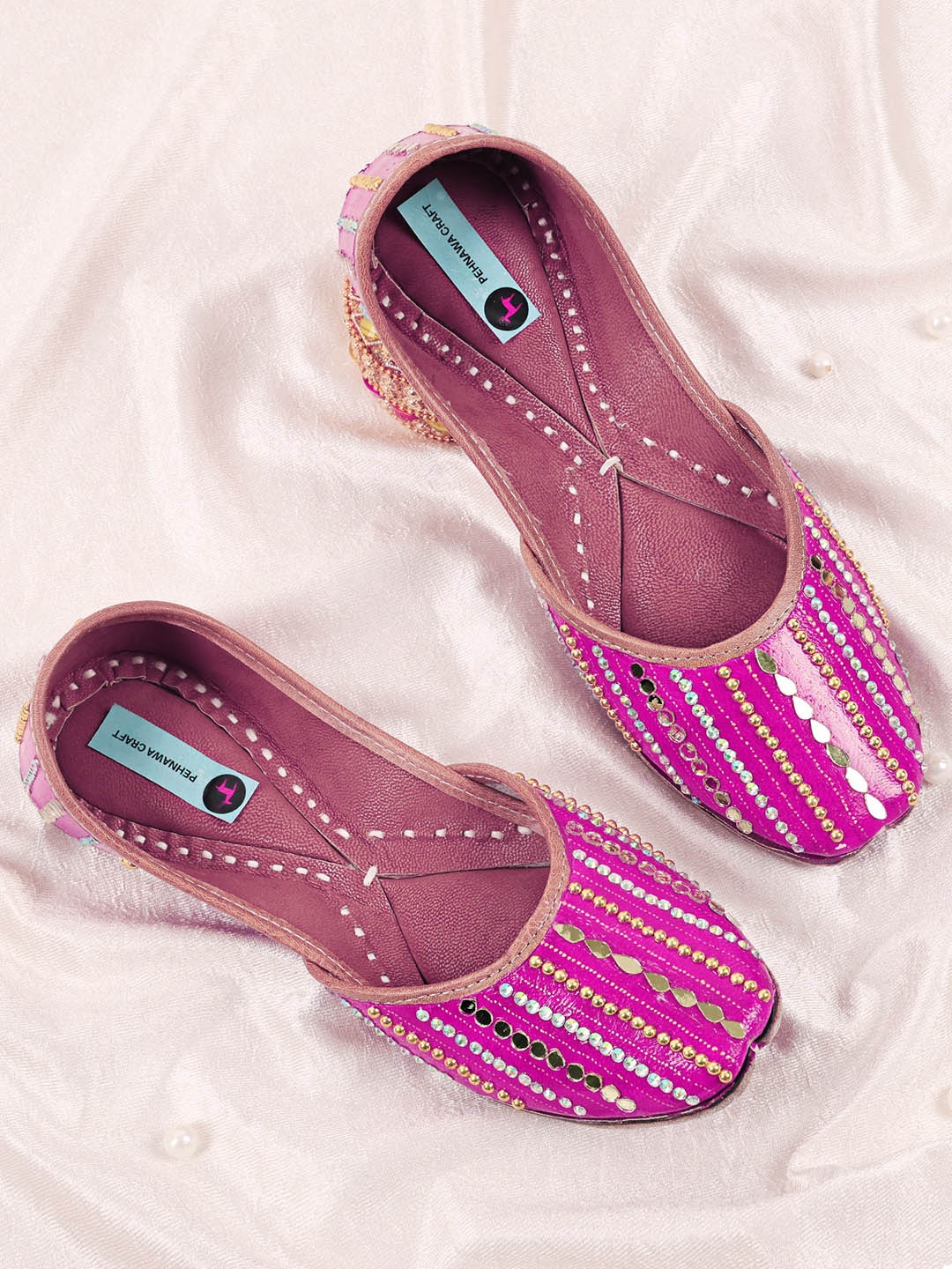 

PehnawaCraft Embellished Leather Mojaris, Pink