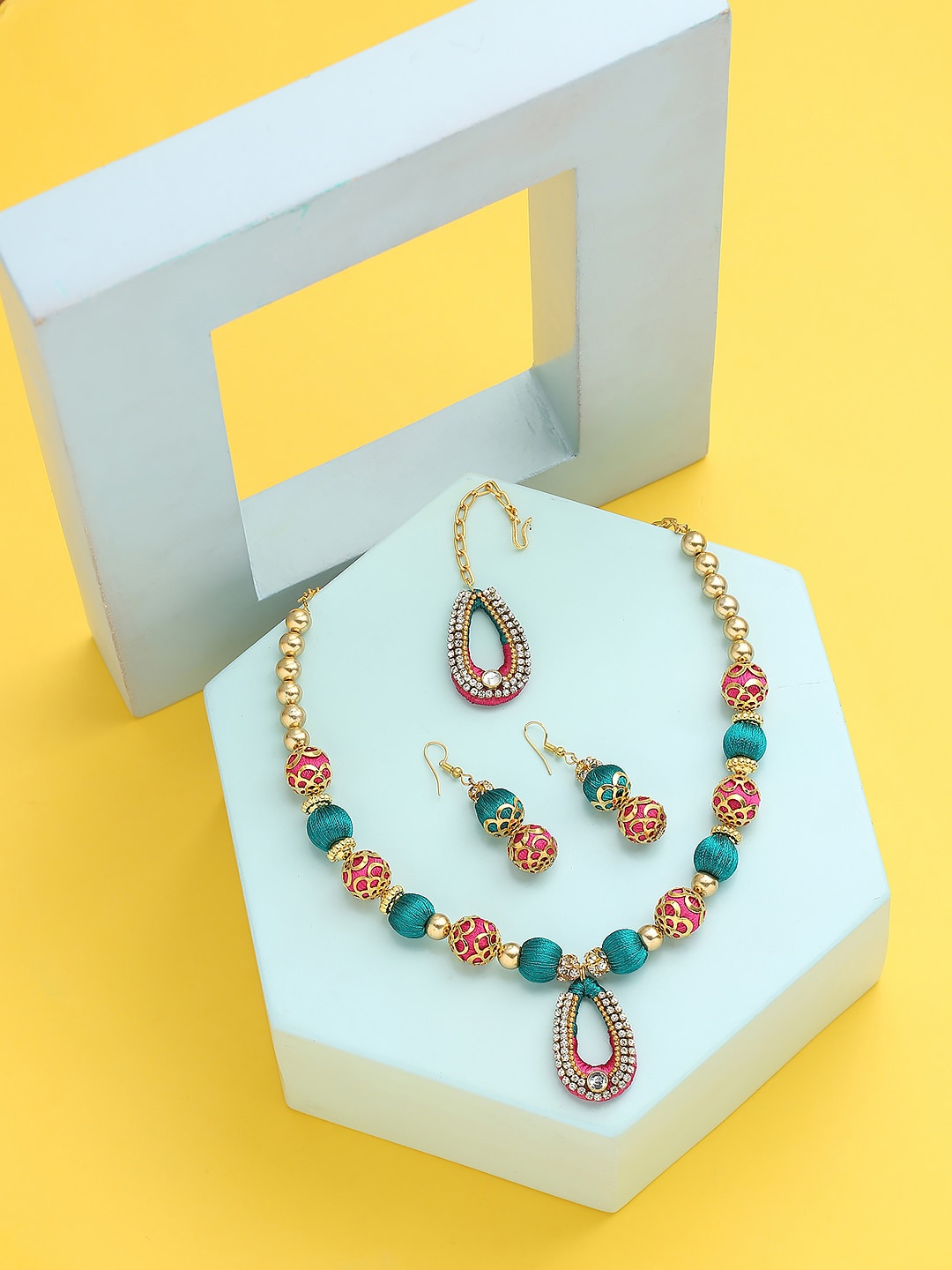 

AKSHARA Gold-Plated Stone Studded & Pearl Beaded Jewellery Set, Green