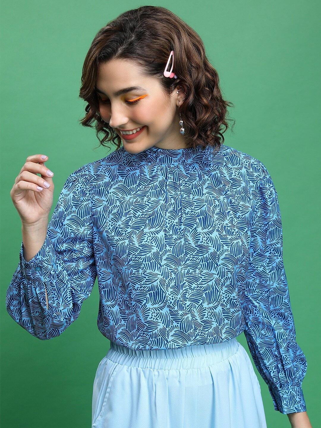 

Tokyo Talkies Blue Floral Printed Blouson Top