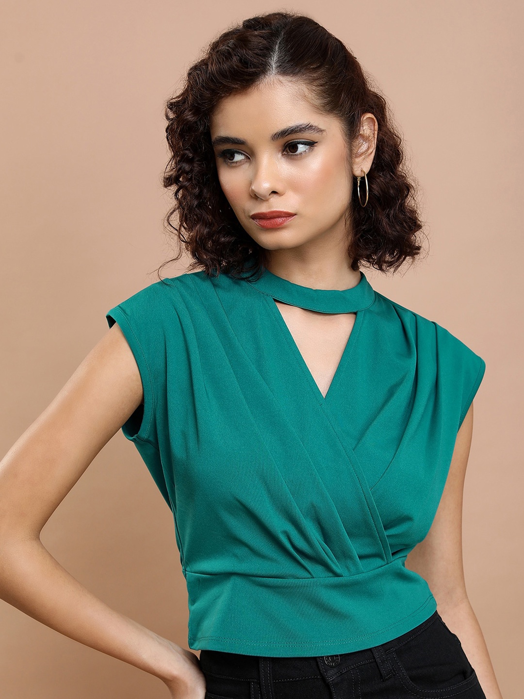 

Tokyo Talkies Teal Green Keyhole Neck Gathered or Pleated Crop Top