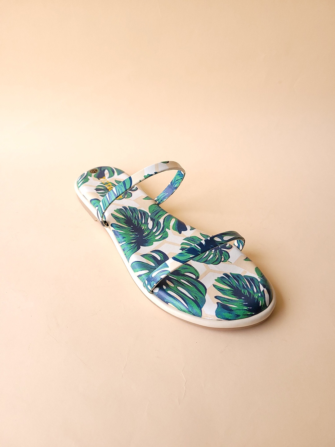 

TIC TAC TOE Printed Open Toe Flats, Green