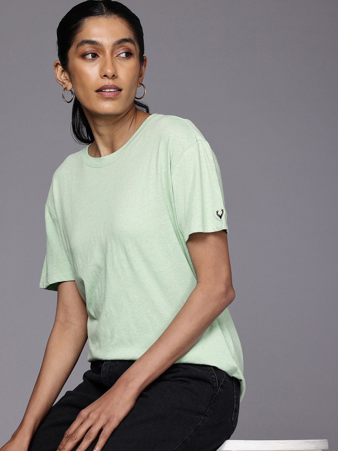 

Allen Solly Woman Drop-Shoulder Sleeves Relaxed Fit Cotton Linen T-shirt, Green
