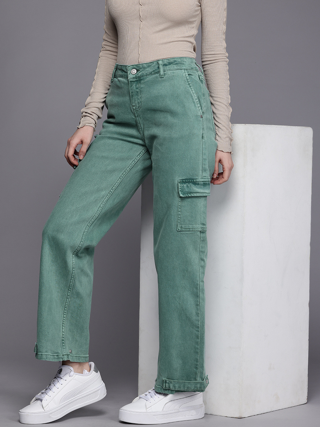 

Allen Solly Woman Straight Fit Stretchable Cargo Jeans, Green