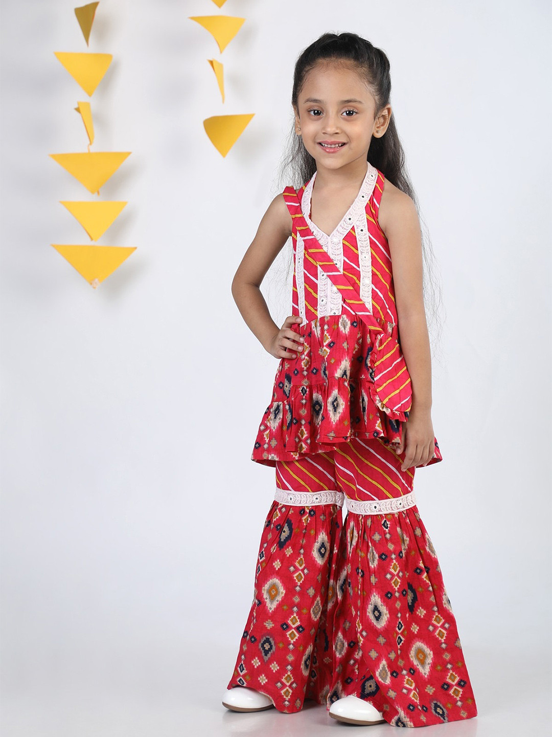 

Budding Bees Girls Pure Cotton Ethnic Motifs Printed Regular Kurti with Sharara, Pink