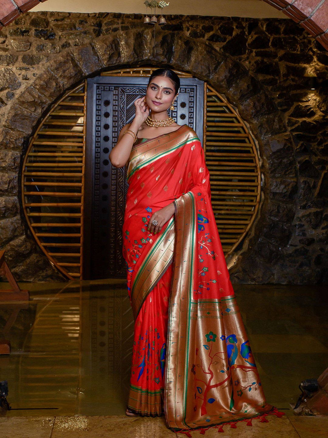 

VISHNU WEAVES Ethnic Motifs Woven Design Zari Pure Silk Paithani Saree, Red