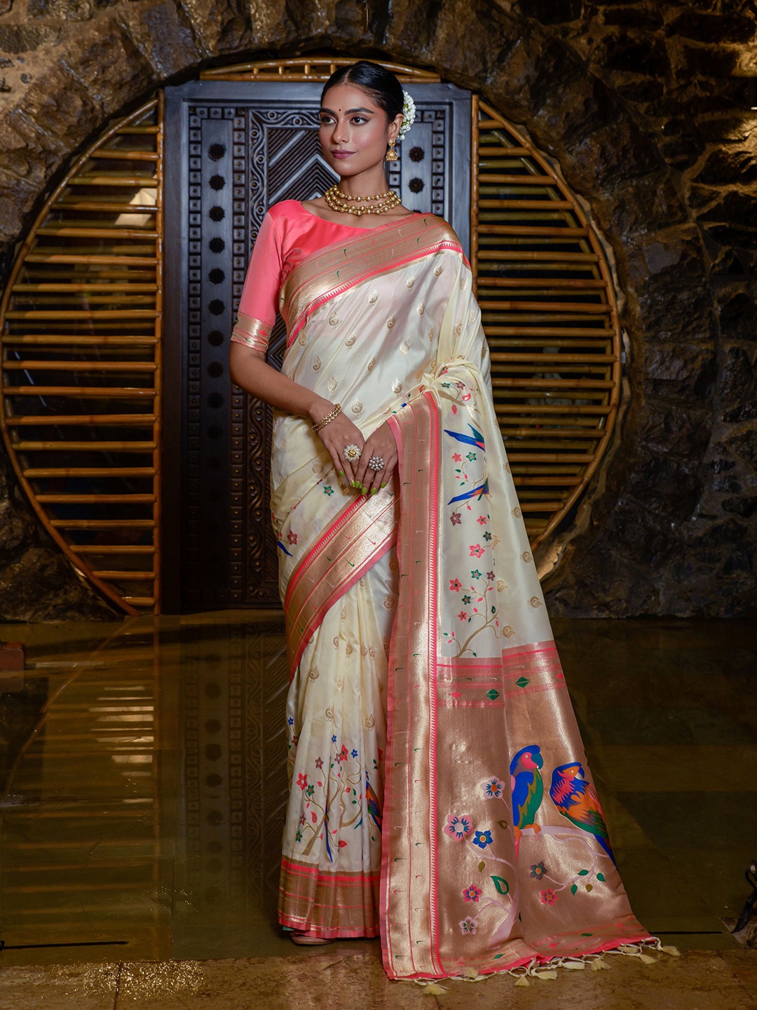

VISHNU WEAVES Ethnic Motifs Woven Design Zari Pure Silk Paithani Saree, White