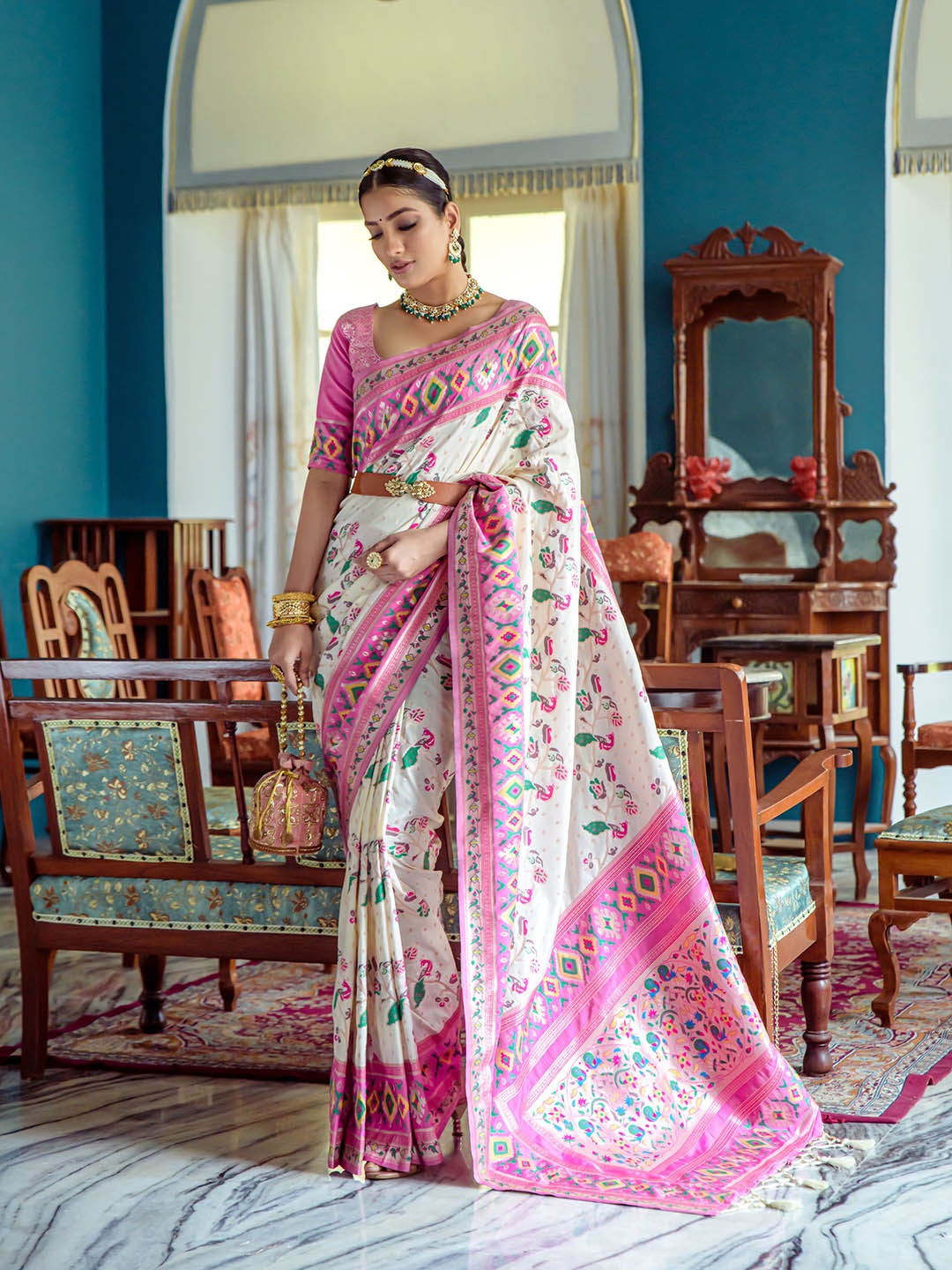 

VISHNU WEAVES Ethnic Motifs Woven Design Zari Pure Silk Paithani Saree, Off white