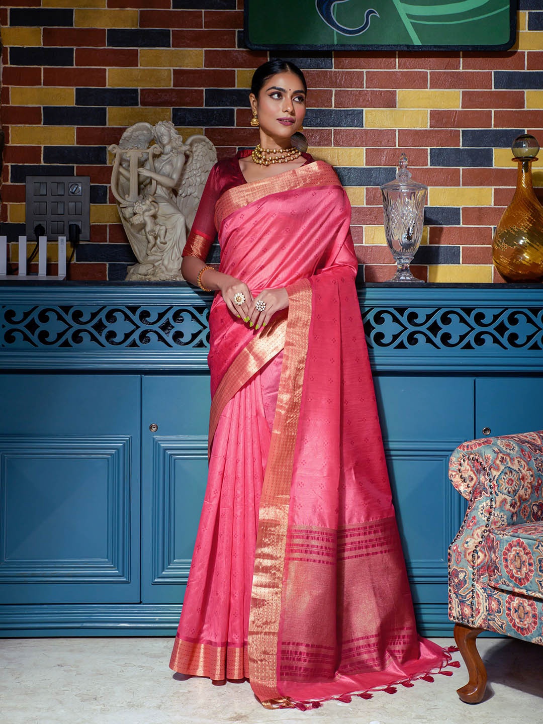 

VISHNU WEAVES Bandhani Printed Zari Saree, Pink