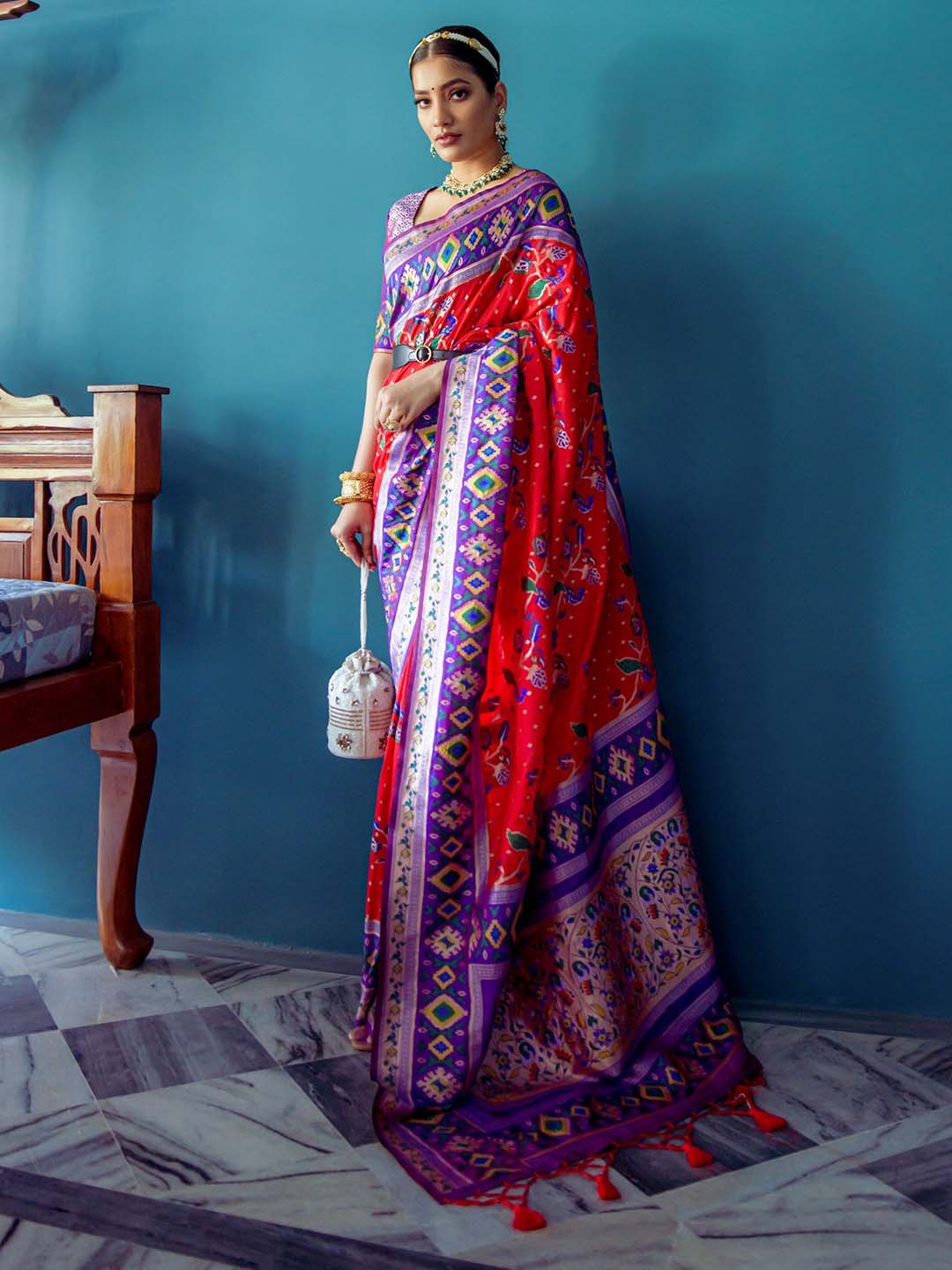 

VISHNU WEAVES Ethnic Motifs Woven Design Zari Pure Silk Paithani Saree, Red