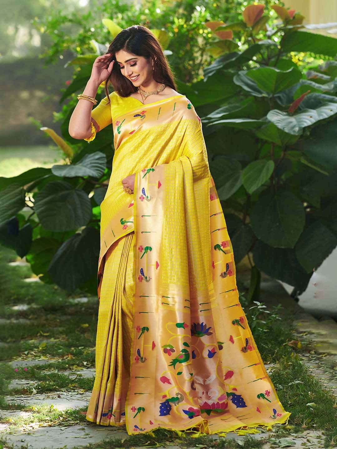 

VISHNU WEAVES Checked Woven Design Zari Pure Silk Paithani Saree, Yellow