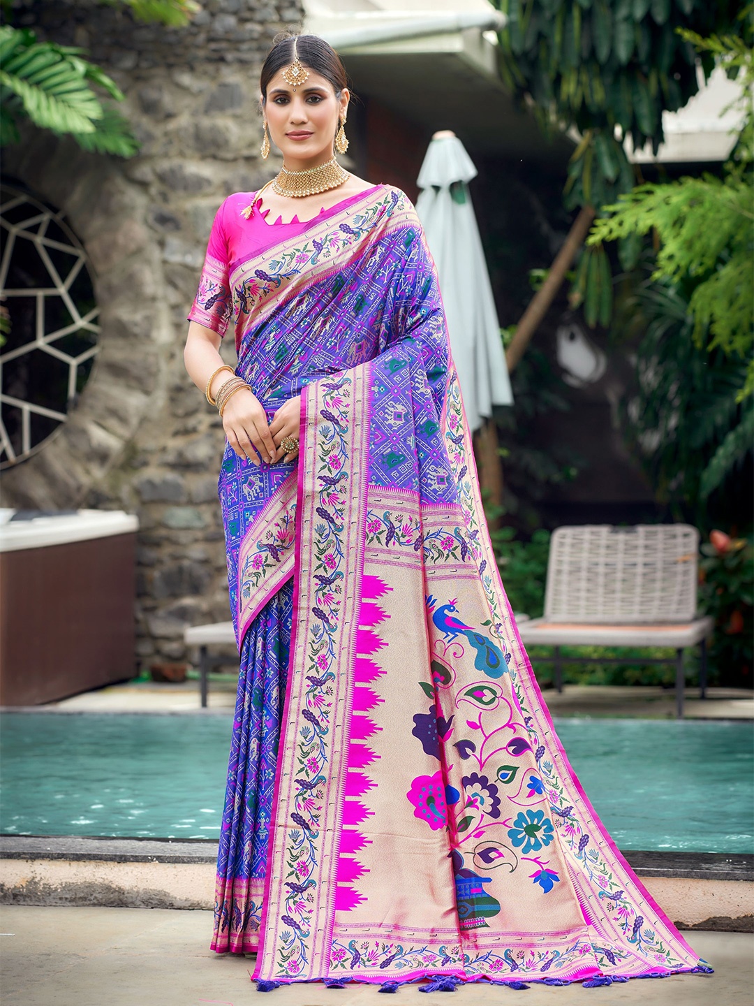 

VISHNU WEAVES Ethnic Motifs Woven Design Zari Pure Silk Patola Saree, Purple