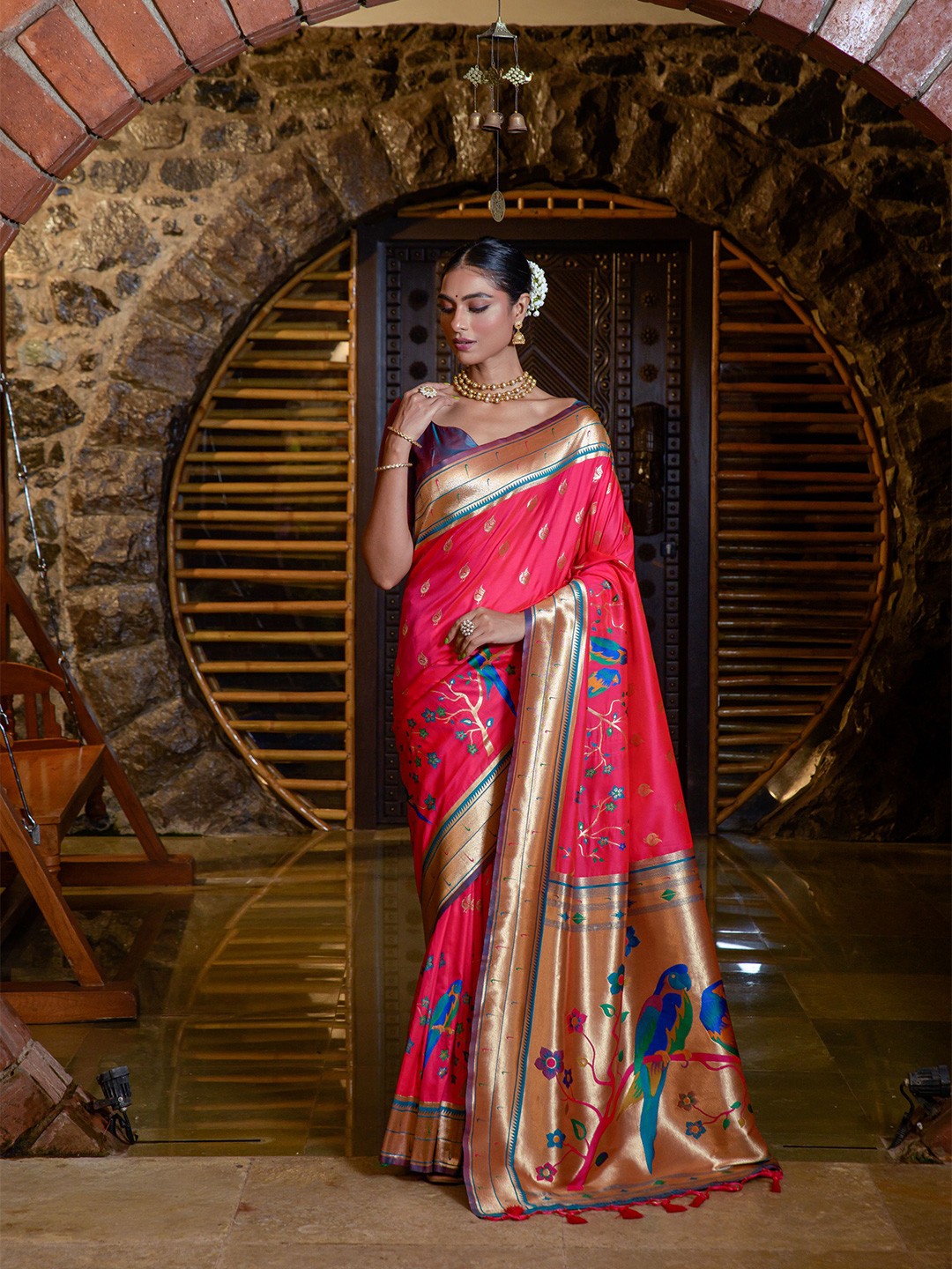 

VISHNU WEAVES Ethnic Motifs Woven Design Zari Pure Silk Paithani Saree, Pink