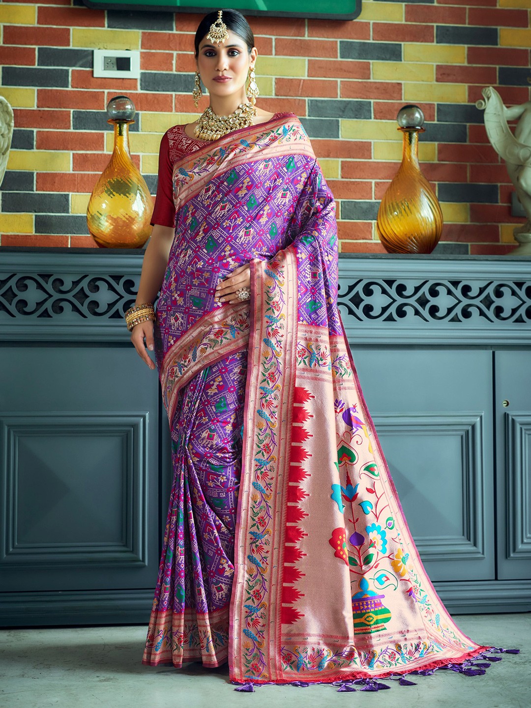 

VISHNU WEAVES Ethnic Motifs Woven Design Zari Pure Silk Patola Saree, Purple
