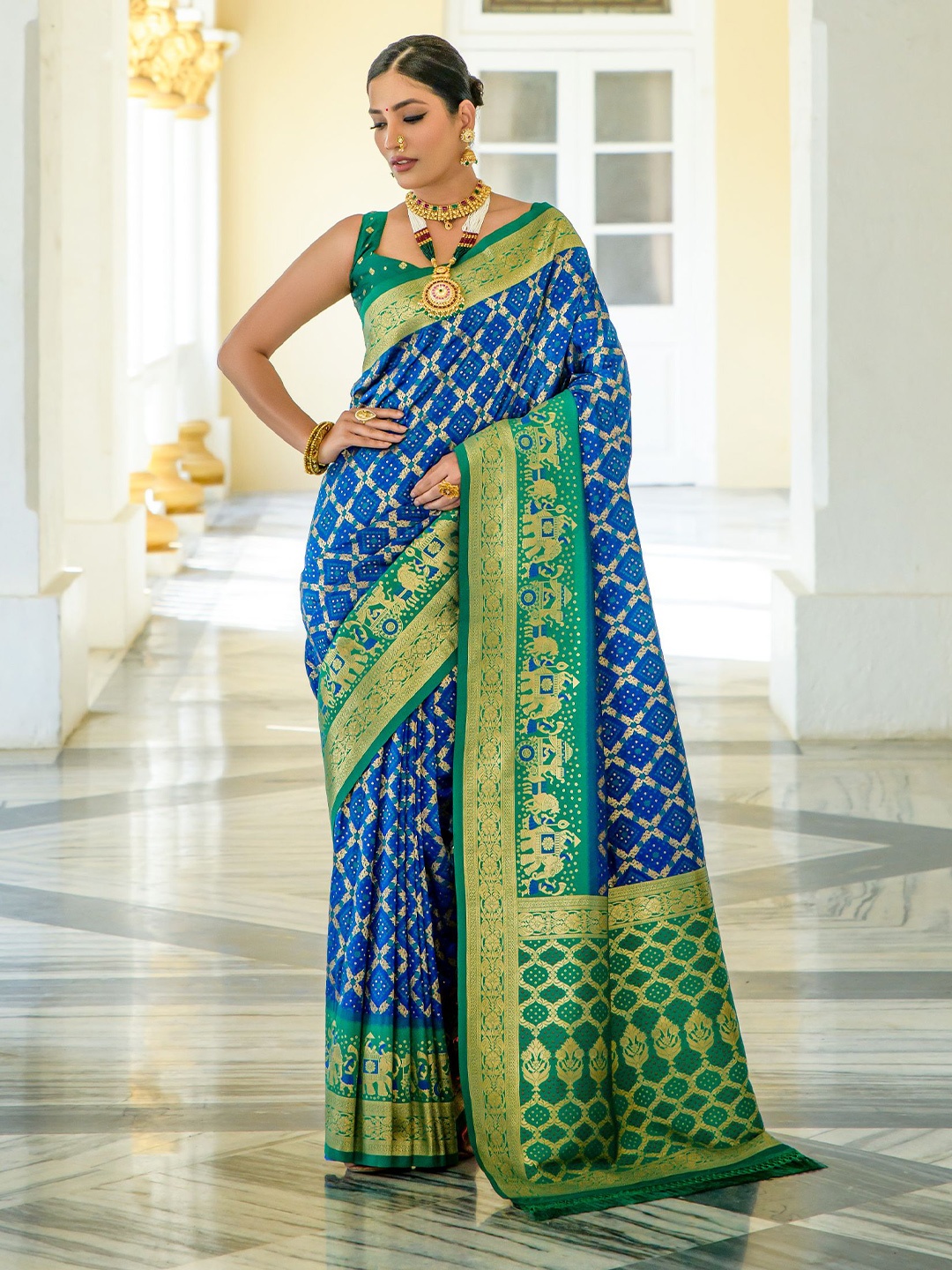 

VISHNU WEAVES Woven Design Zari Pure Silk Bandhani Saree, Blue