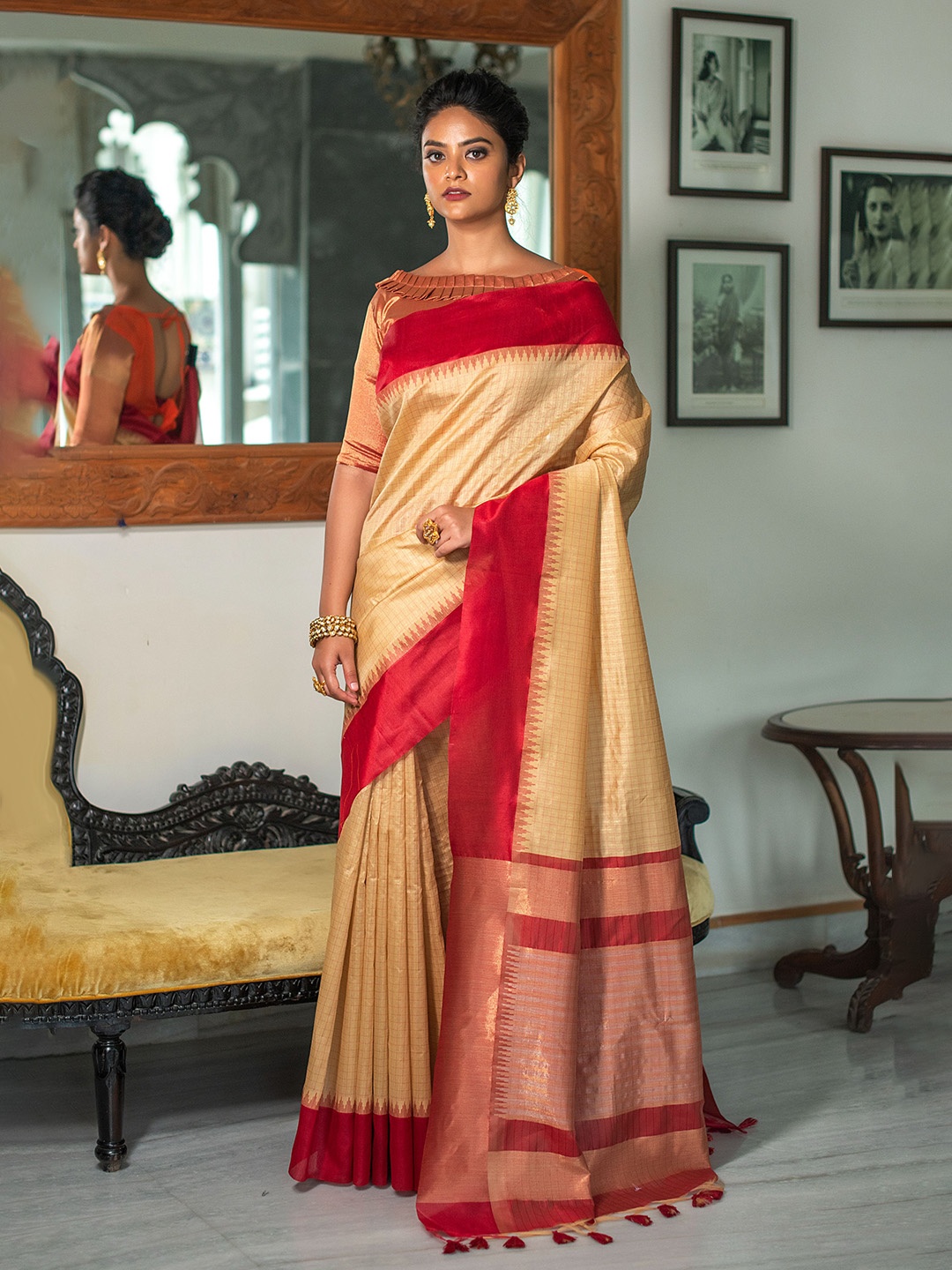 

VISHNU WEAVES Geometric Woven Design Zari Saree, Cream