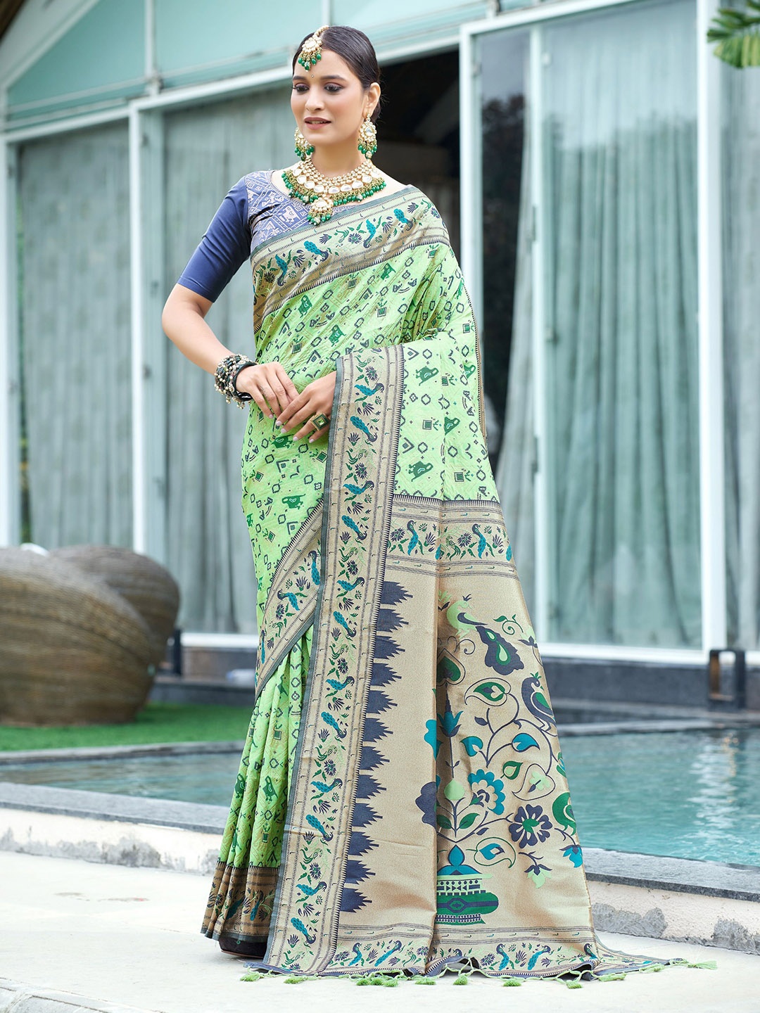 

VISHNU WEAVES Ethnic Motif Woven Design Zari Pure Silk Patola Saree, Sea green