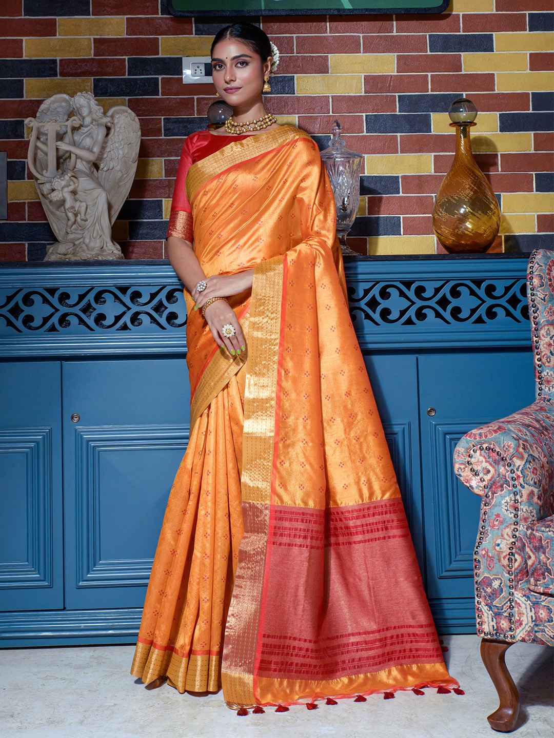 

VISHNU WEAVES Ethnic Motifs Woven Design Zari Saree, Orange