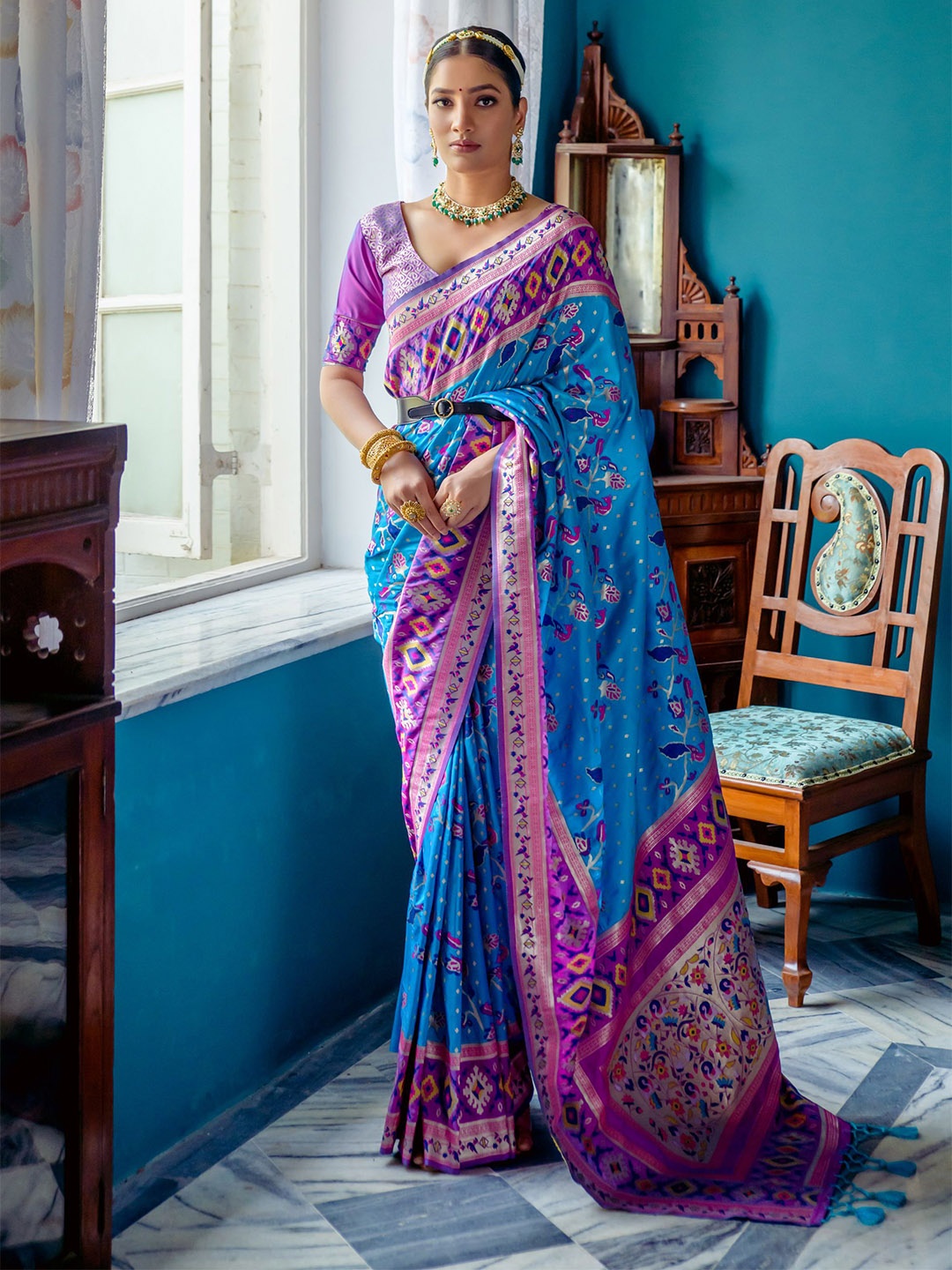 

VISHNU WEAVES Ethnic Motifs Zari Pure Silk Paithani Saree, Blue