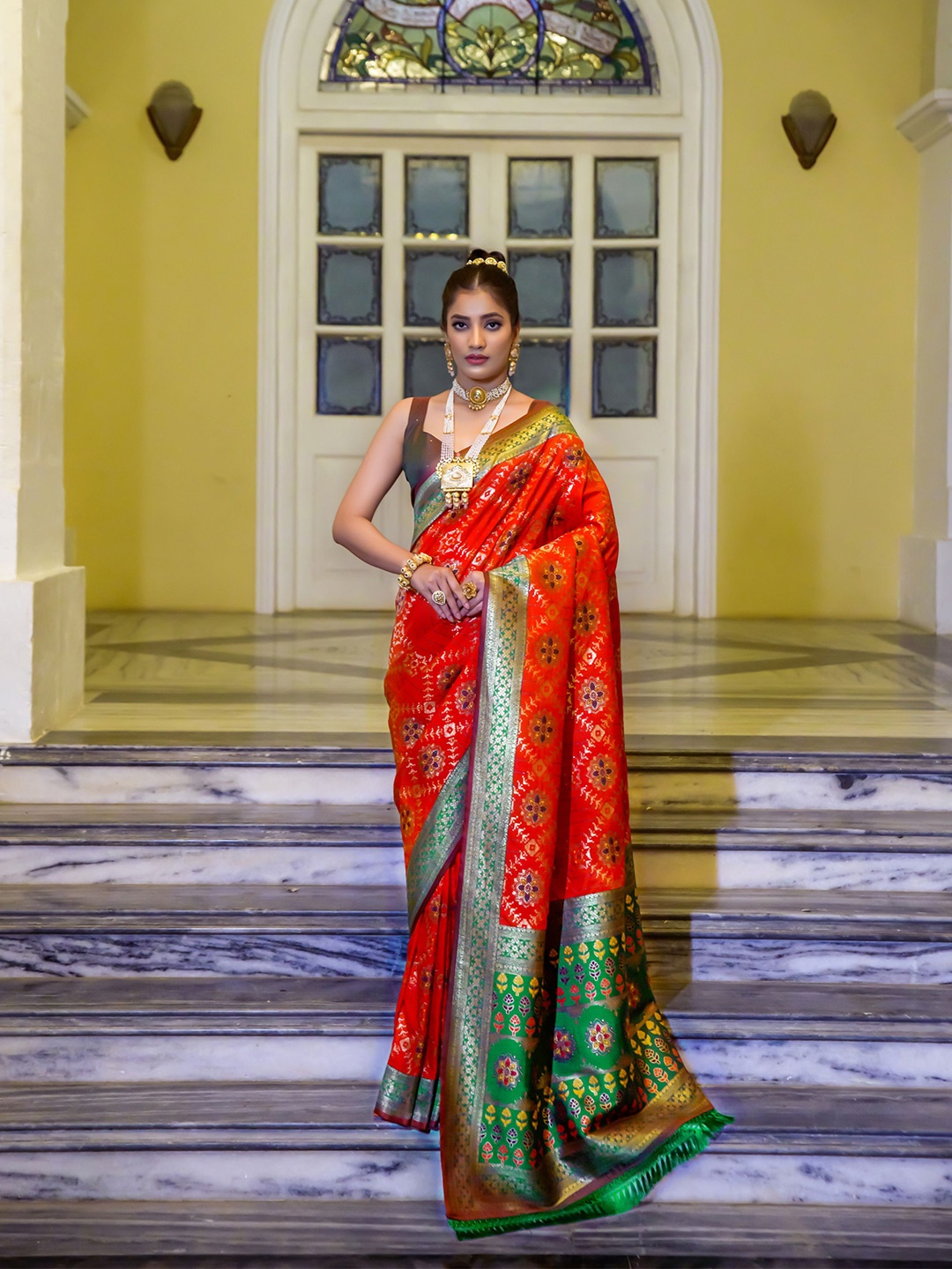 

VISHNU WEAVES Ethnic Motif Woven Design Zari Pure Silk Patola Saree, Red