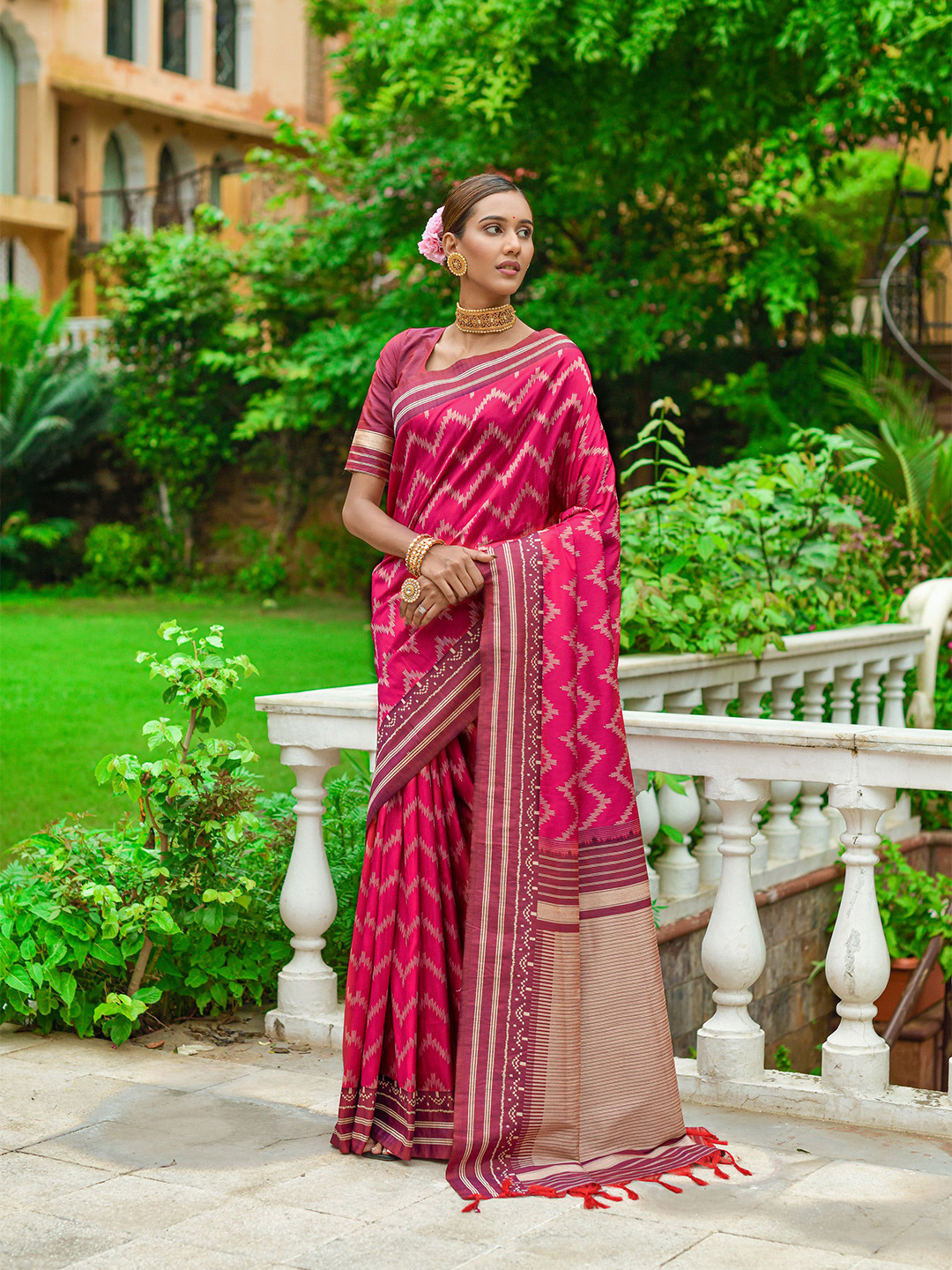 

VISHNU WEAVES Ethnic Motifs Printed Bhagalpuri Saree, Pink
