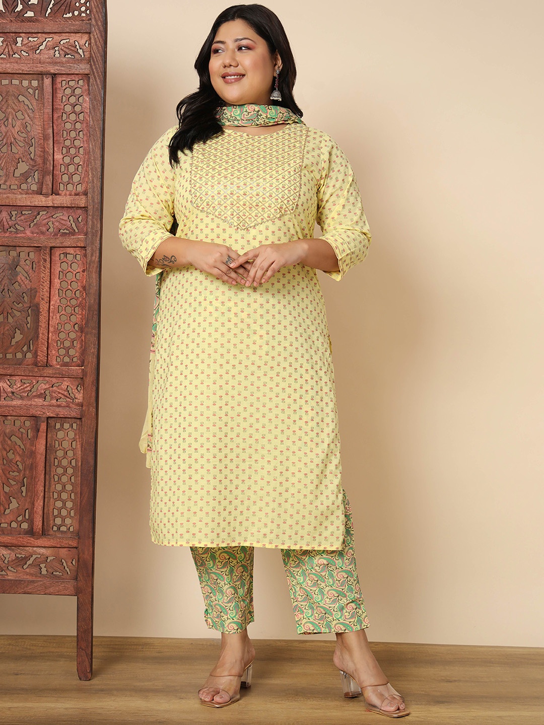 

Vbuyz Plus Size Ethnic Motif Printed Regular Gotta Patti Kurta With Trousers & Dupatta, Yellow