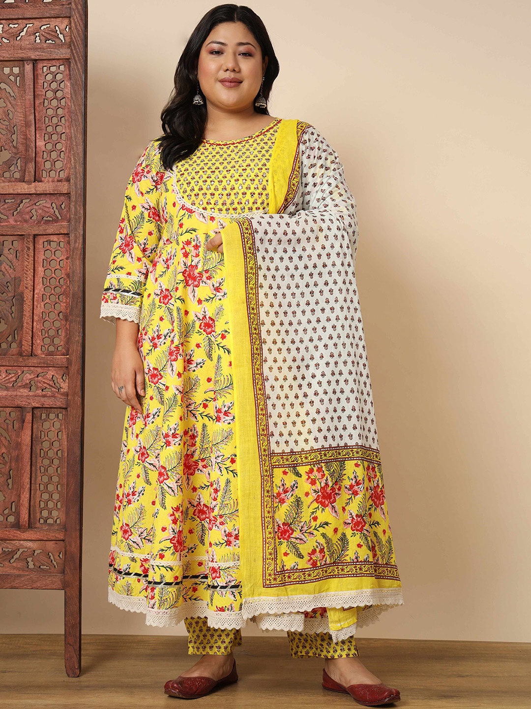 

Vbuyz Plus Size Ethnic Motifs Printed Mirror Work Kurta with Trousers & Dupatta, Yellow