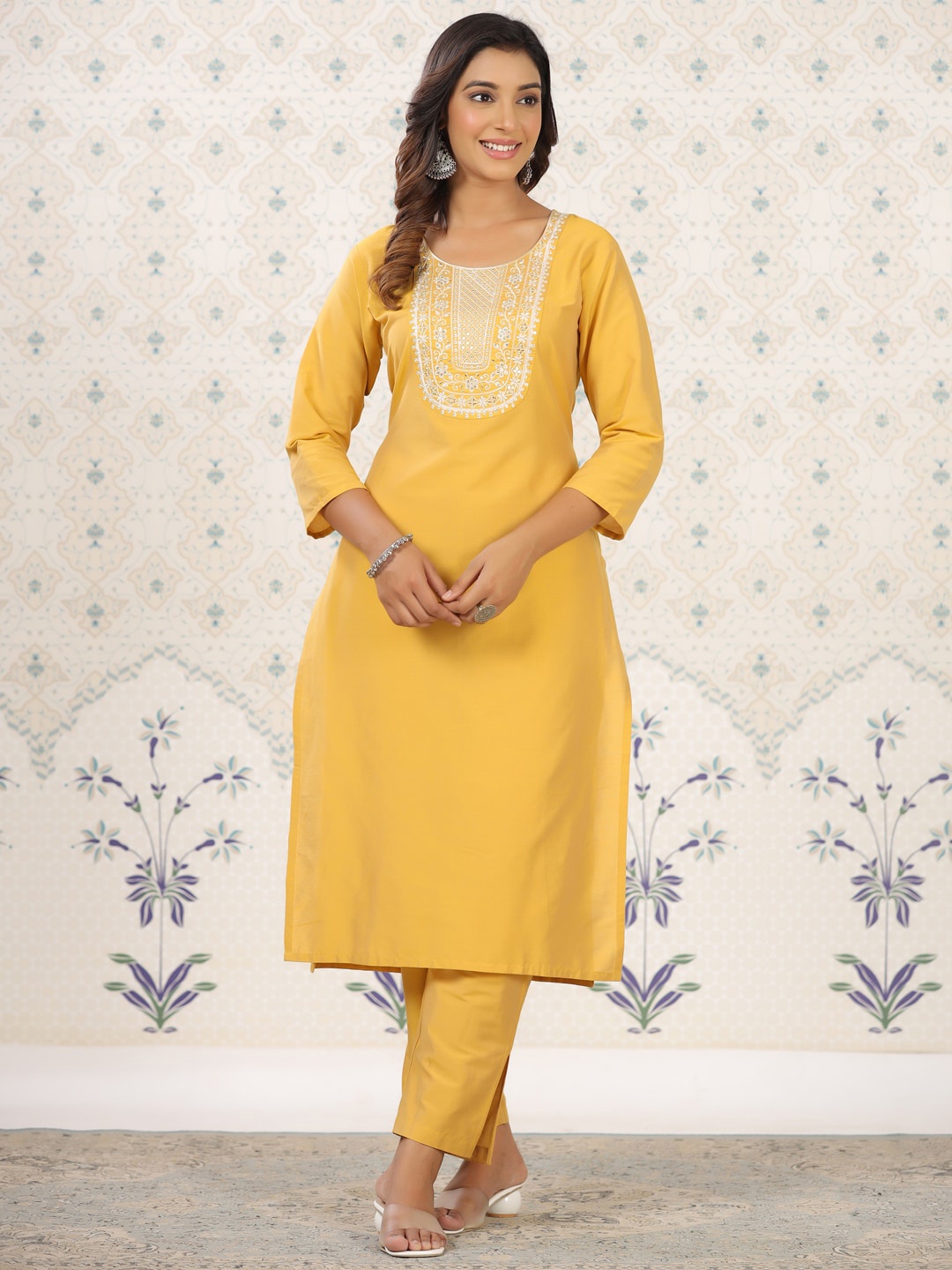 

Ode by House of Pataudi Ethnic Motifs Embroidered Sequinned Kurta, Yellow