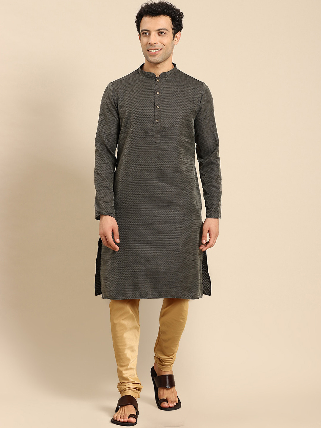 

Anouk Men Grey Woven Design Mandarin Collar Regular Kurta with Trousers