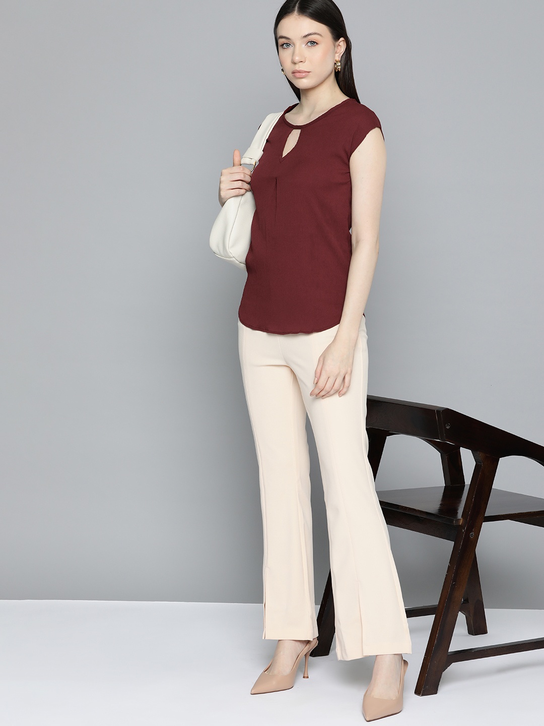 

Chemistry Keyhole Neck Crepe Top, Maroon