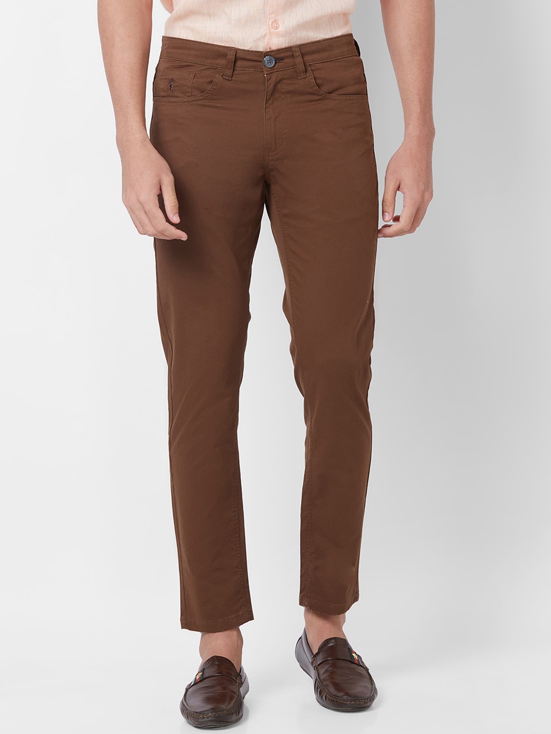 

GIORDANO Men Mid-Rise Slim Fit Chinos Trousers, Brown