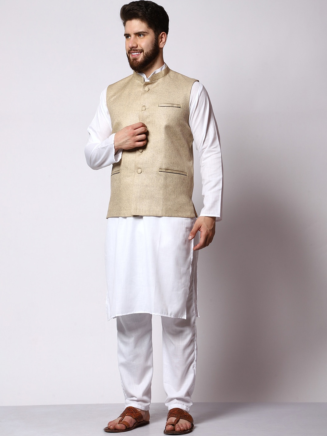 

MAG Mandarin Collar Regular Kurta with Pyjamas & Nehru Jacket, White