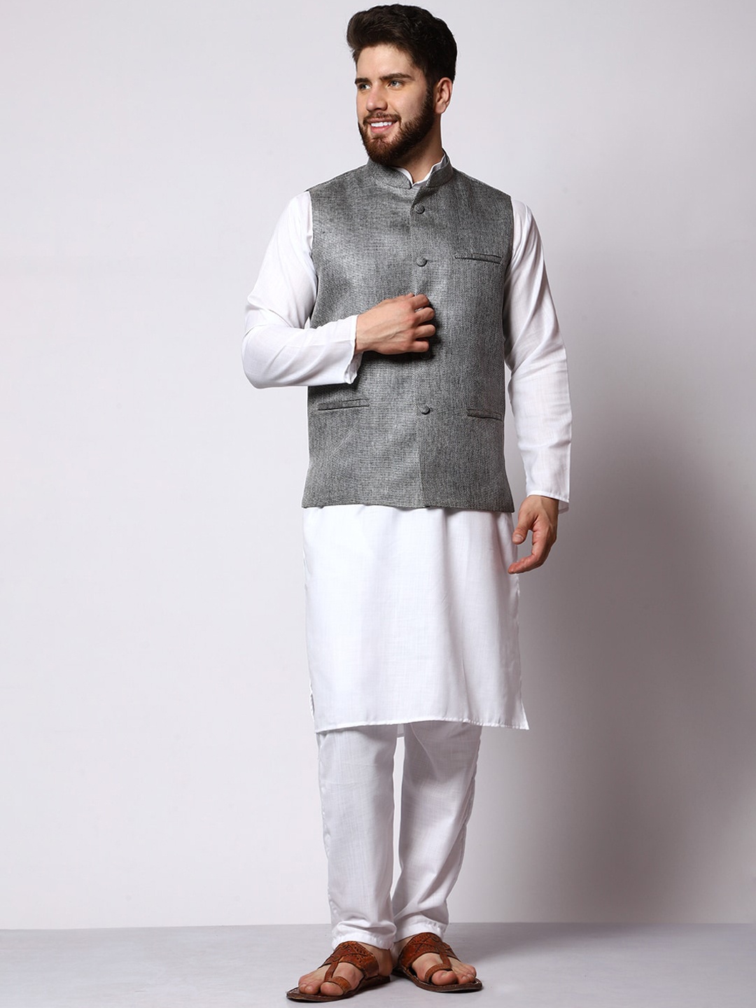 

MAG Mandarin Collar Regular Kurta with Pyjamas & Nehru Jacket, White