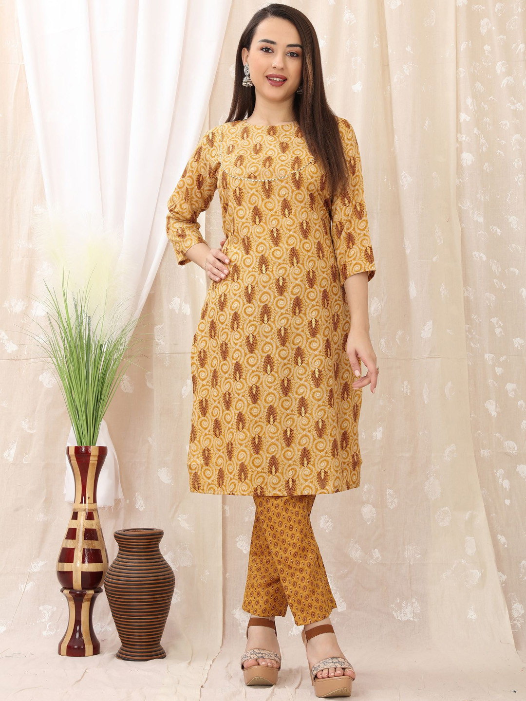

KALINI Ethnic Motifs Printed Regular Gotta Patti Kurta With Trousers, Yellow