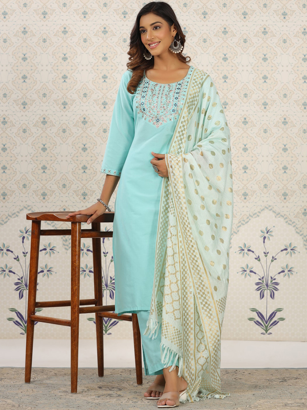 

Ode by House of Pataudi Ethnic Motifs Embroidered Regular Kurta with Trousers & Dupatta, Sea green