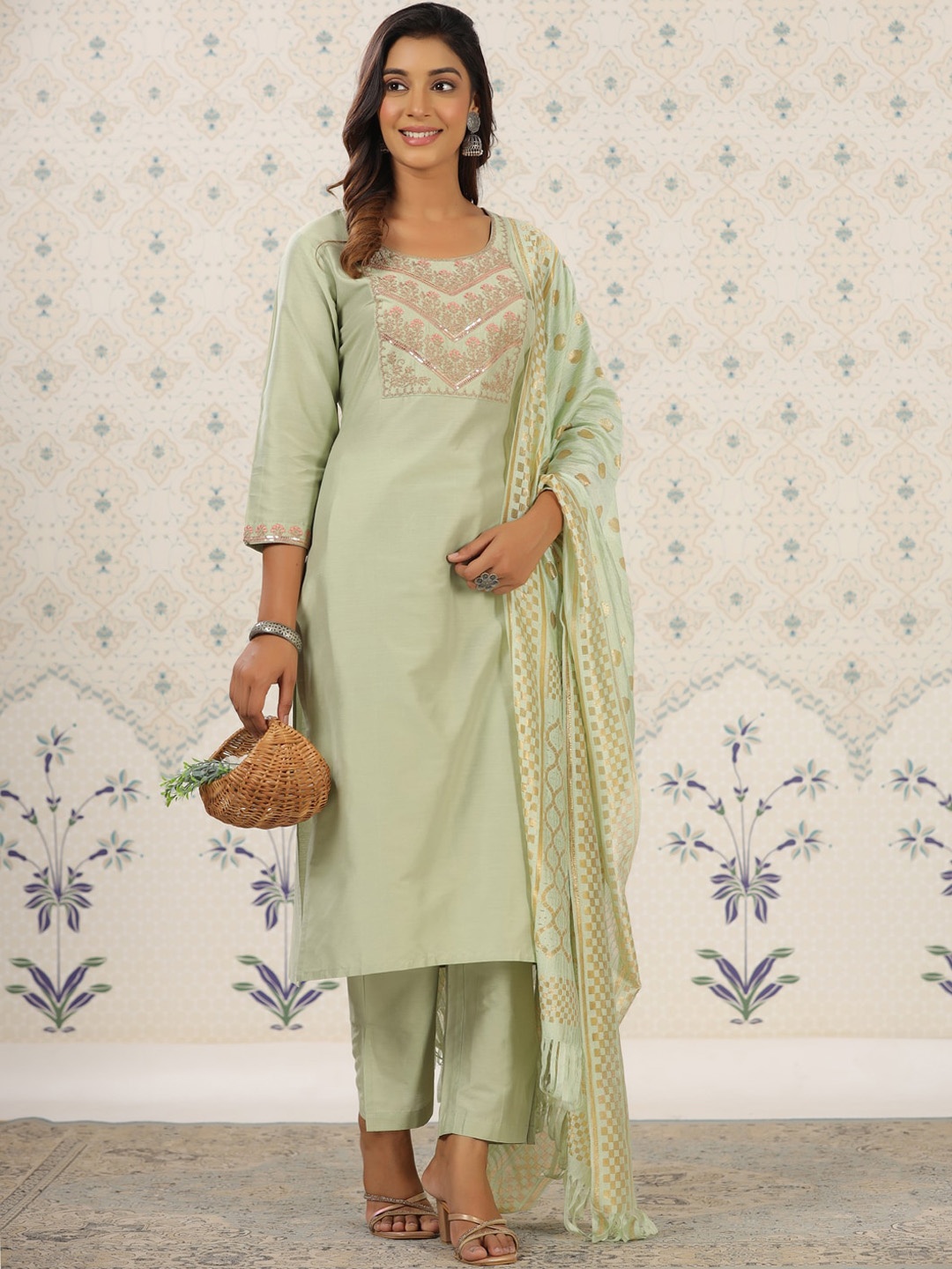 

Ode by House of Pataudi Ethnic Motifs Embroidered Regular Kurta with Trousers & Dupatta, Lime green