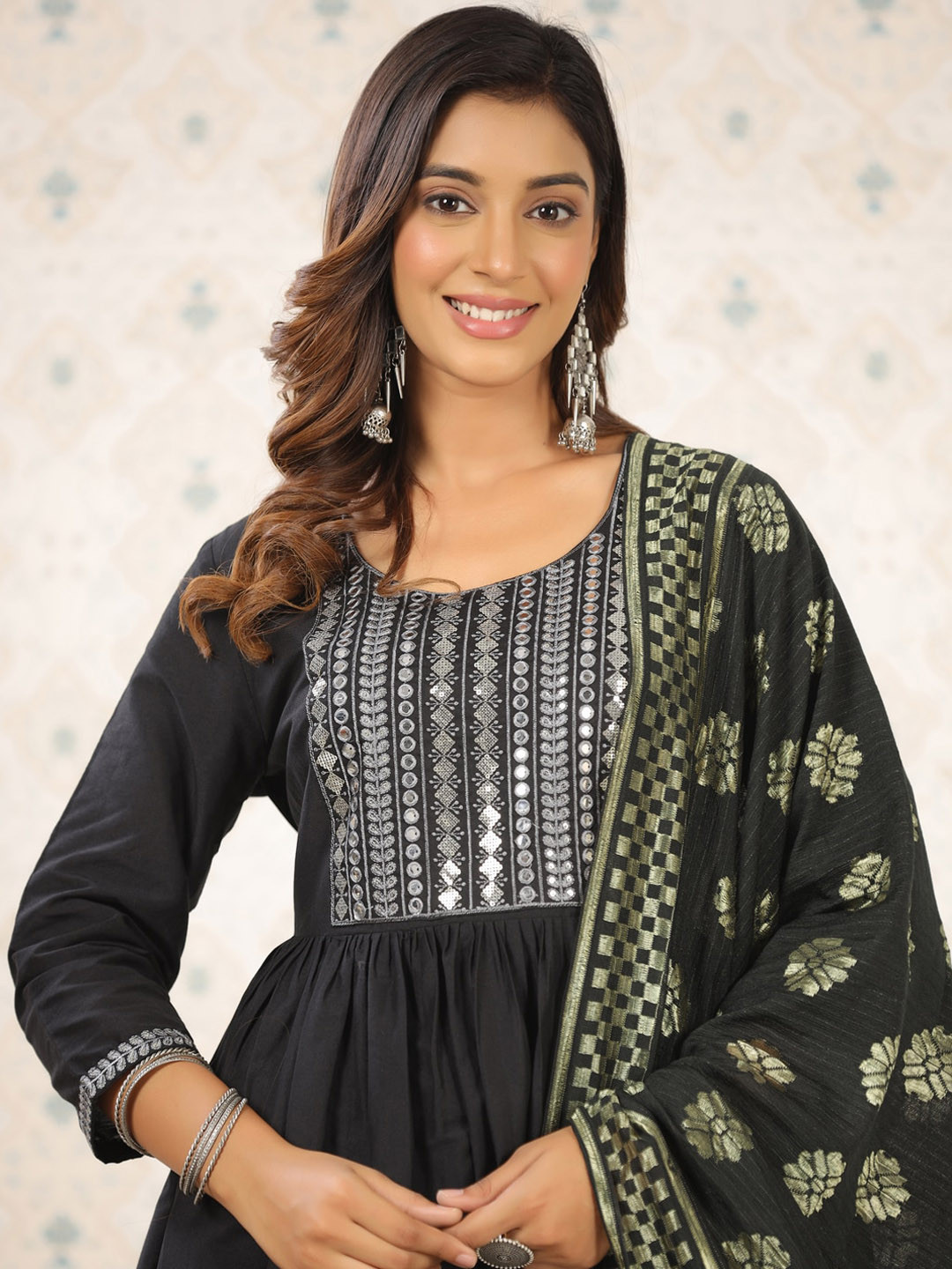 

Ode by House of Pataudi Geometric Yoke Design Mirror Work Kurta with Trousers & Dupatta, Black