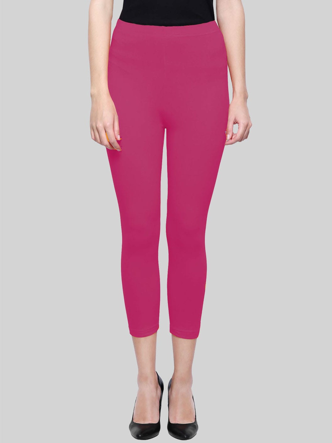 

SAUNDARYA Stretch Fit Three Fourth-Length Leggings, Pink