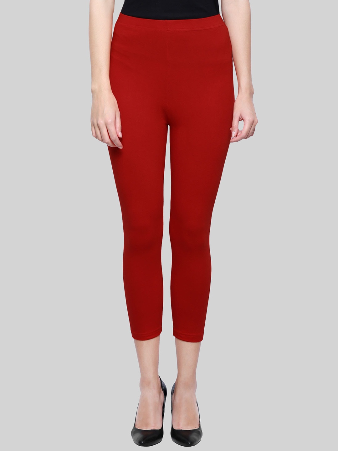 

SAUNDARYA Three Fourth-Length Leggings, Red