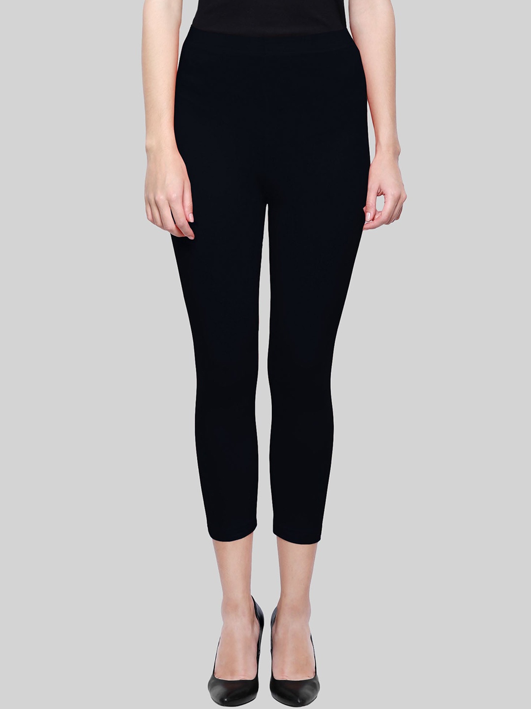 

SAUNDARYA Calf-Length Leggings, Black