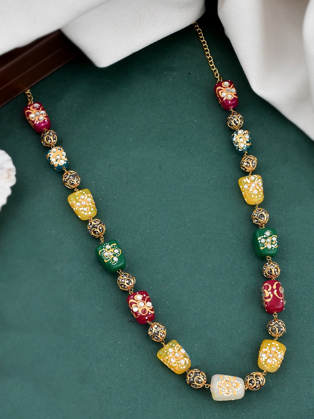 

Shoshaa Gold-Plated Kundan-Studded Necklace