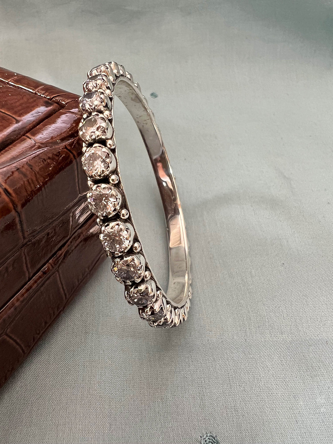 

Arte Jewels 925 Sterling Silver Zirconia Bangle