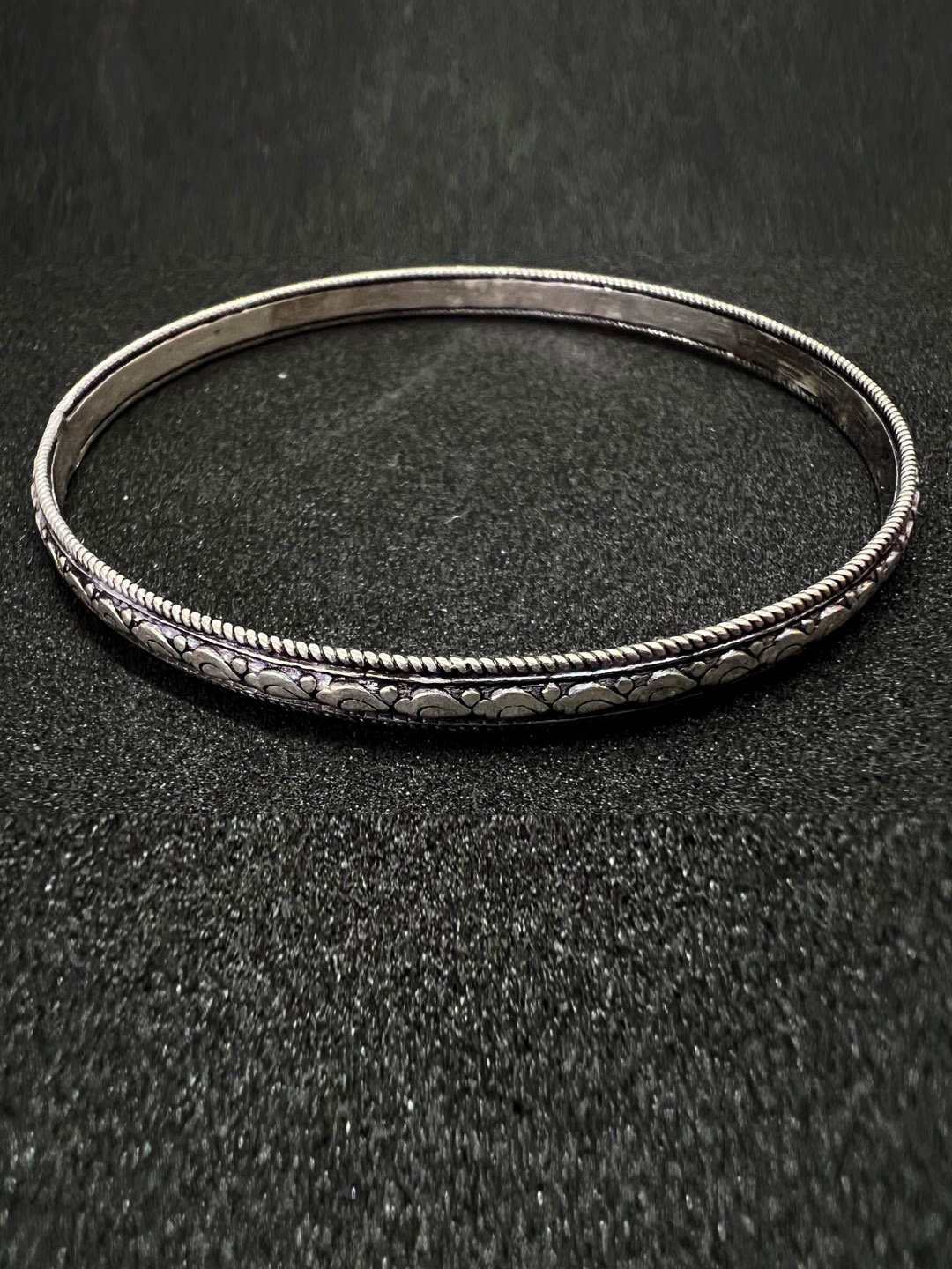 

Arte Jewels 925 Oxidised Silver Bangle