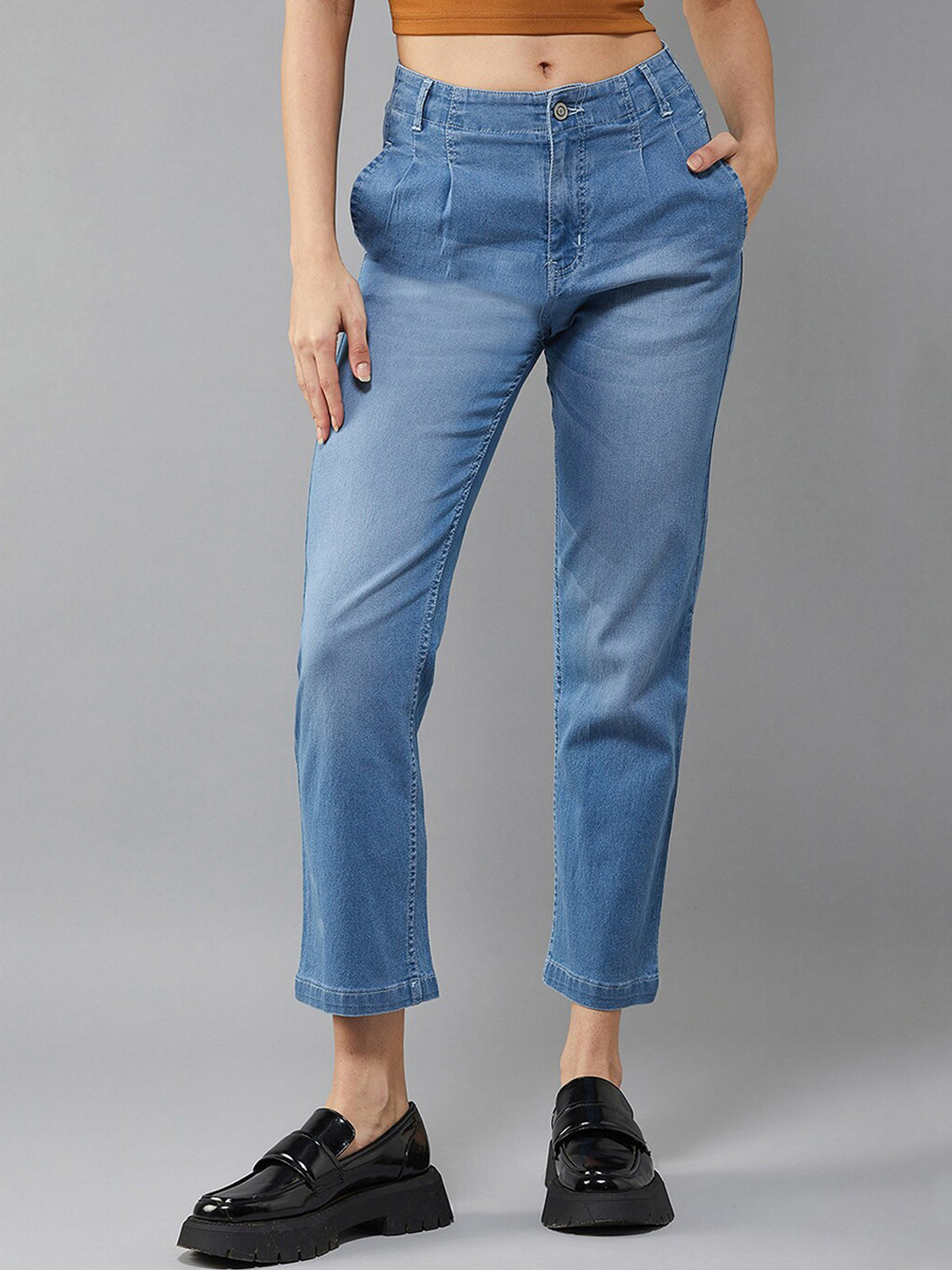 

BAESD Women Blue Straight Fit High-Rise Light Fade Cotton Stretchable Jeans