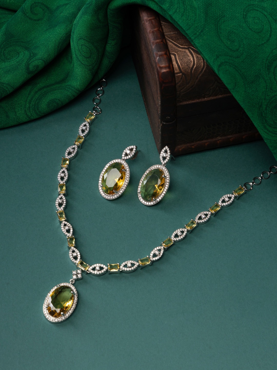 

justpeachy Rhodium-Plated American Diamond-Studded Necklace & Earrings, Silver