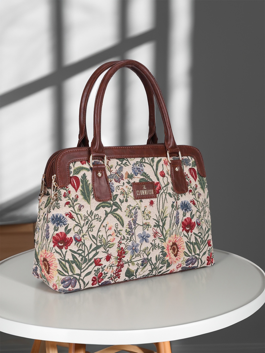 

THE CLOWNFISH Aveline Floral Printed Structured Shoulder Bag, White