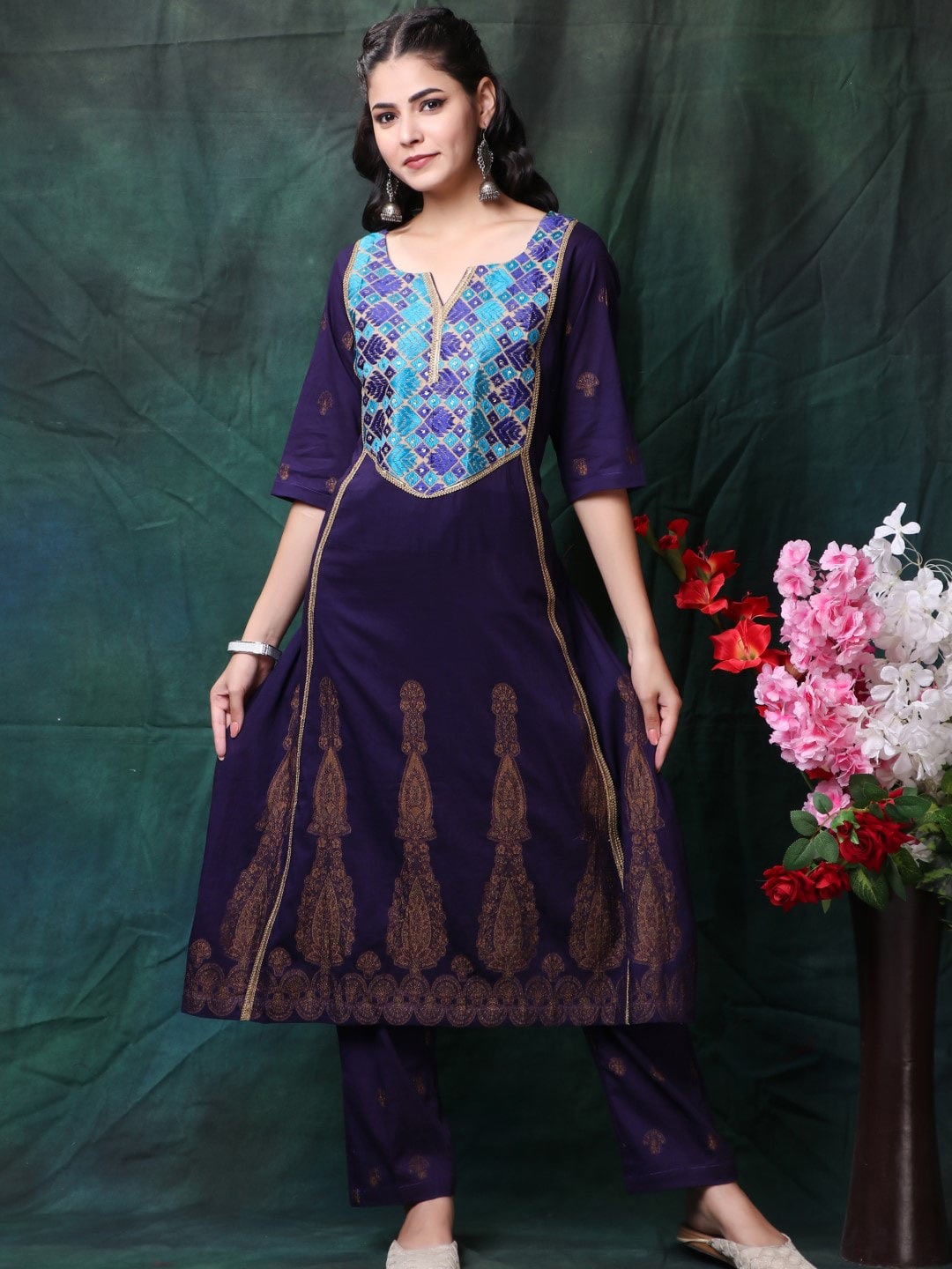 

Trinjann Ethnic Motifs Printed Thread Work Sequinned Pure Cotton Kurta, Purple