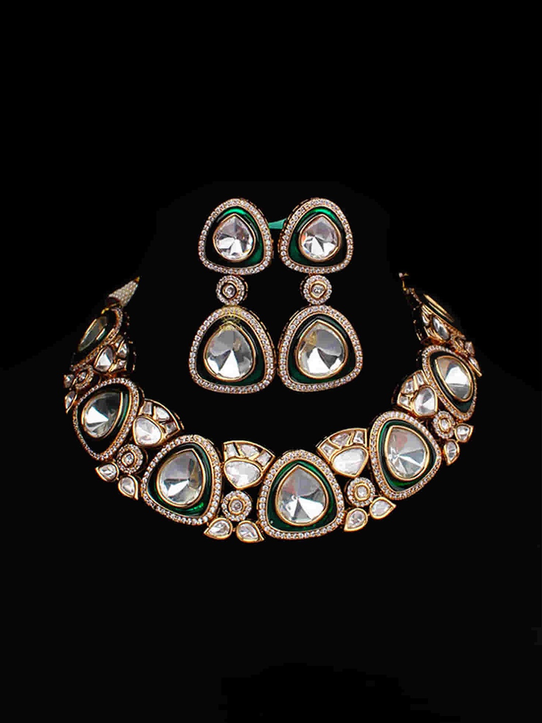 

Mirana Gold Plated & Kundan Studded Jewellery Set