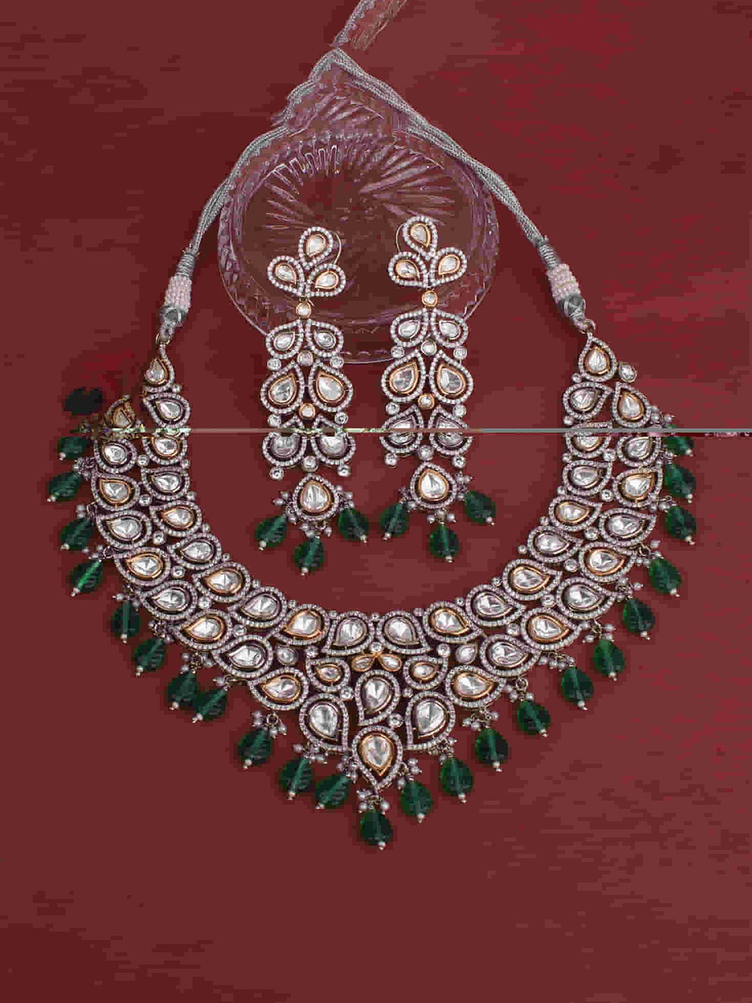 

Mirana Gold-Plated Kundan Stone-Studded & Beaded Jewellery Set